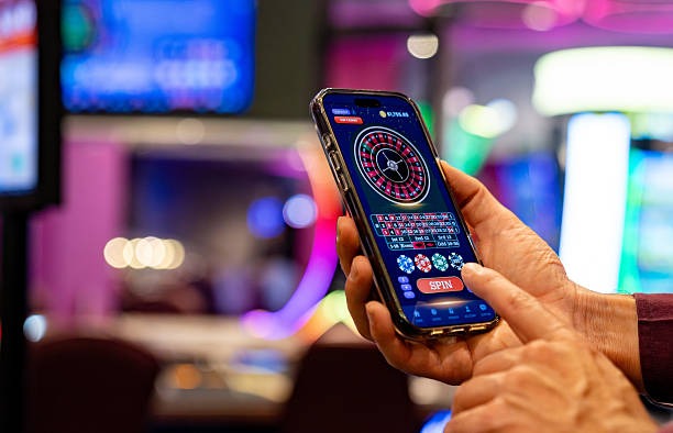 Step-by-step screenshots showing Android APK installation and account login on jutawantoto togel